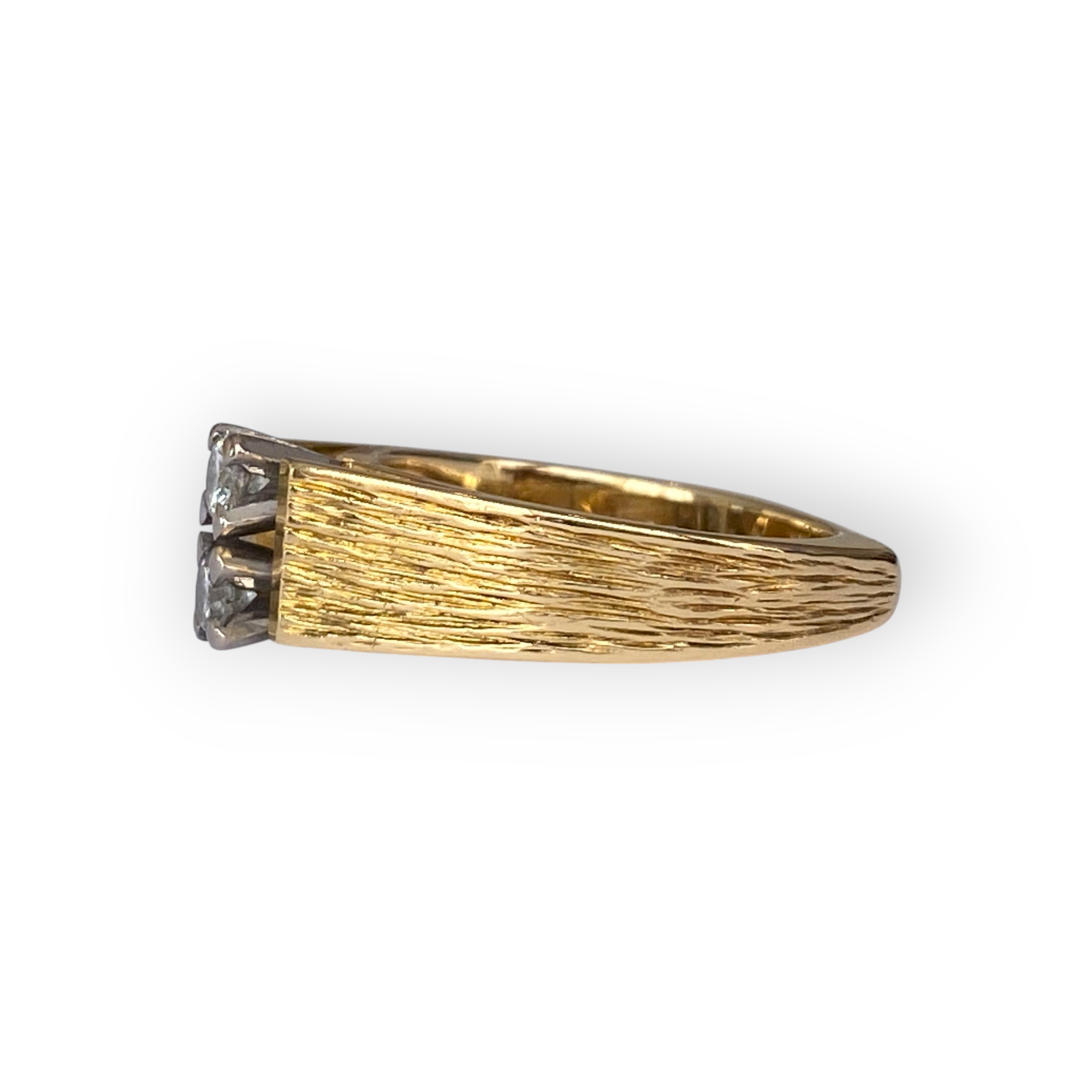 18 Kt Hammered Yellow Gold Band Ring with 0.22 Ct Diamonds