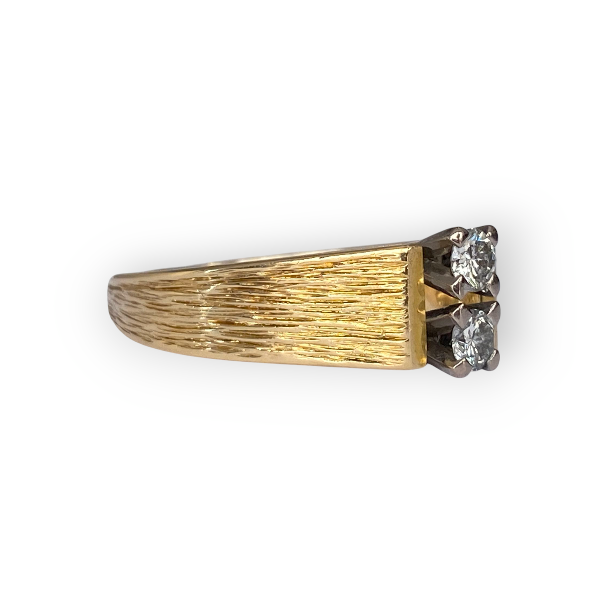 18 Kt Hammered Yellow Gold Band Ring with 0.22 Ct Diamonds