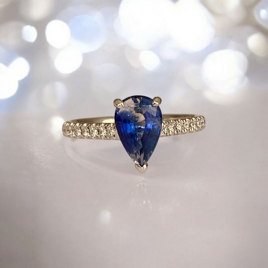 ALGT Certified 1.90 Carat Ceylon  Sapphire & Diamond Cocktail Ring in White gold