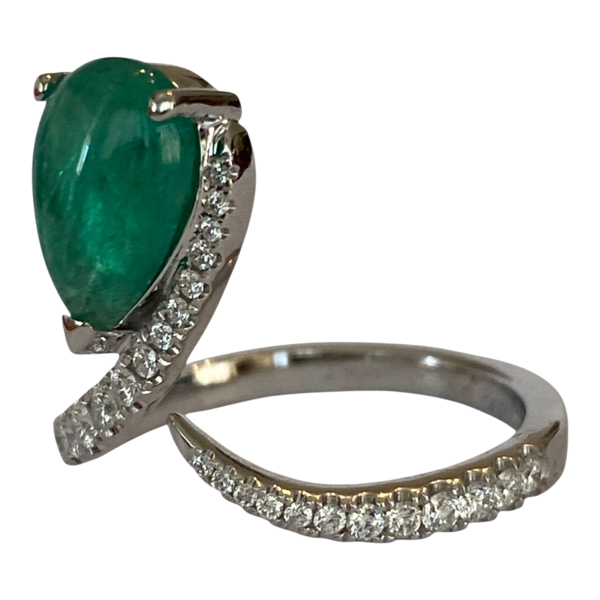 ALGT certified Natural 1.46 Carat Ural Emerald and  Diamond  White Gold Cocktail Ring