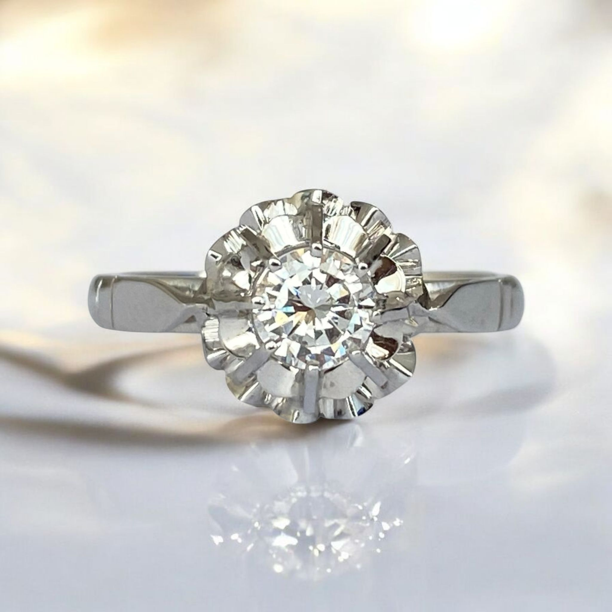 Vintage 18K Gold Engagement Ring with 0.34 Ct Diamond