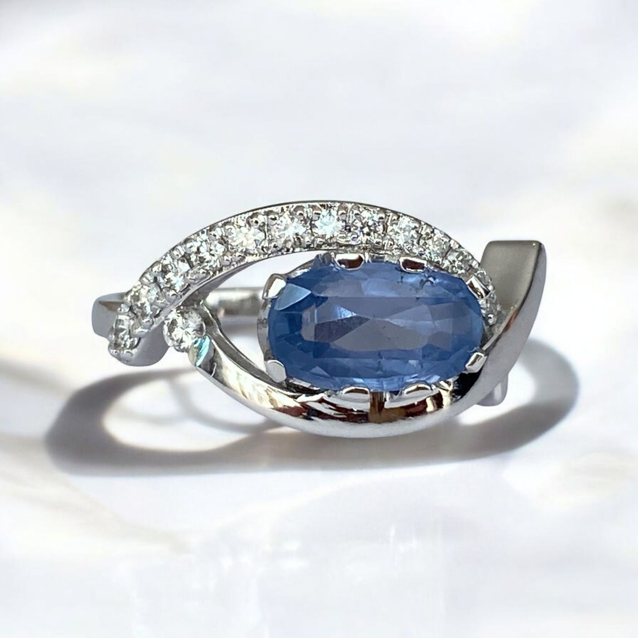 Certified 1.85 Carat Ceylon Sapphire & Diamond White Gold Ring