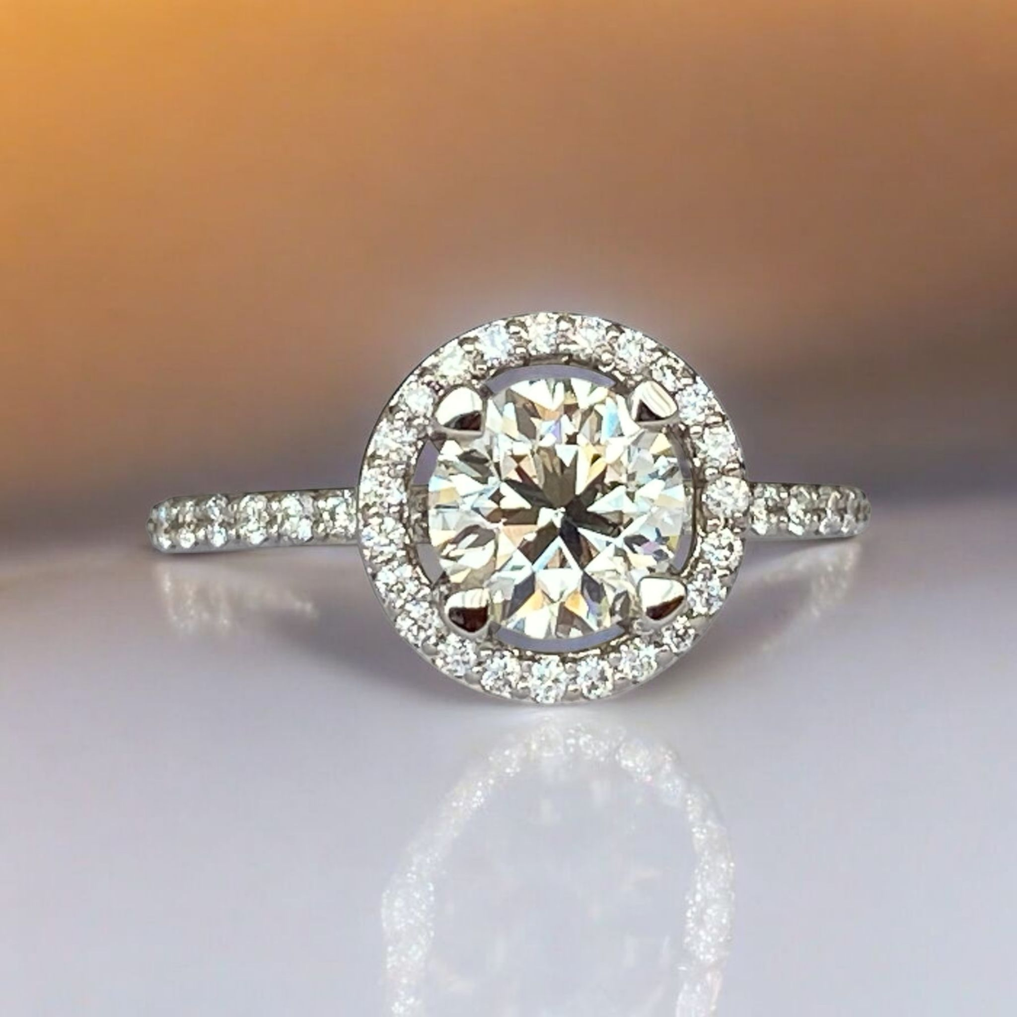 18K White Gold Solitaire Ring with 1.08 Ct Brilliant-Cut Diamond & Accent Diamonds