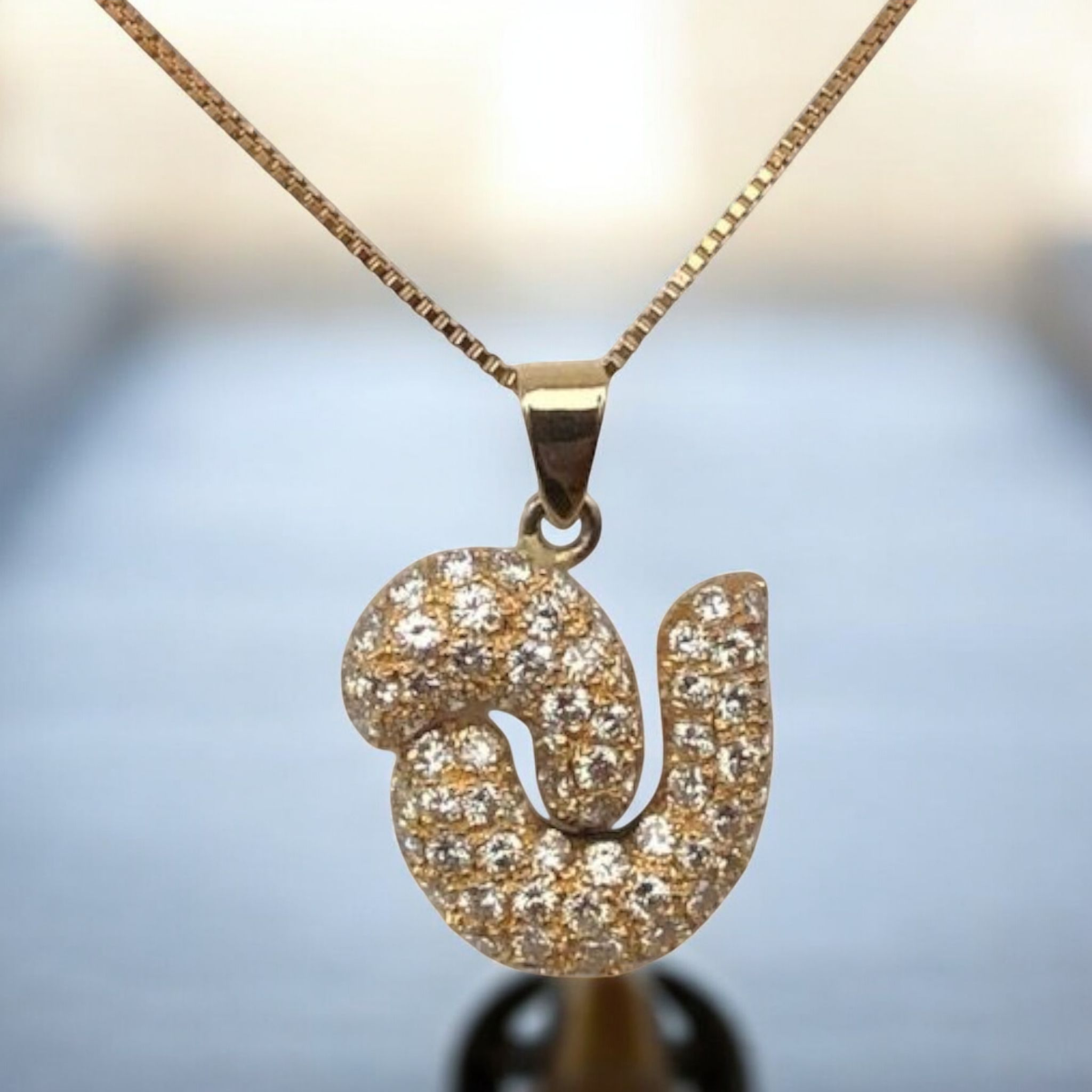 18K Yellow Gold Necklace with 2.20 ct Diamond Design Pendant