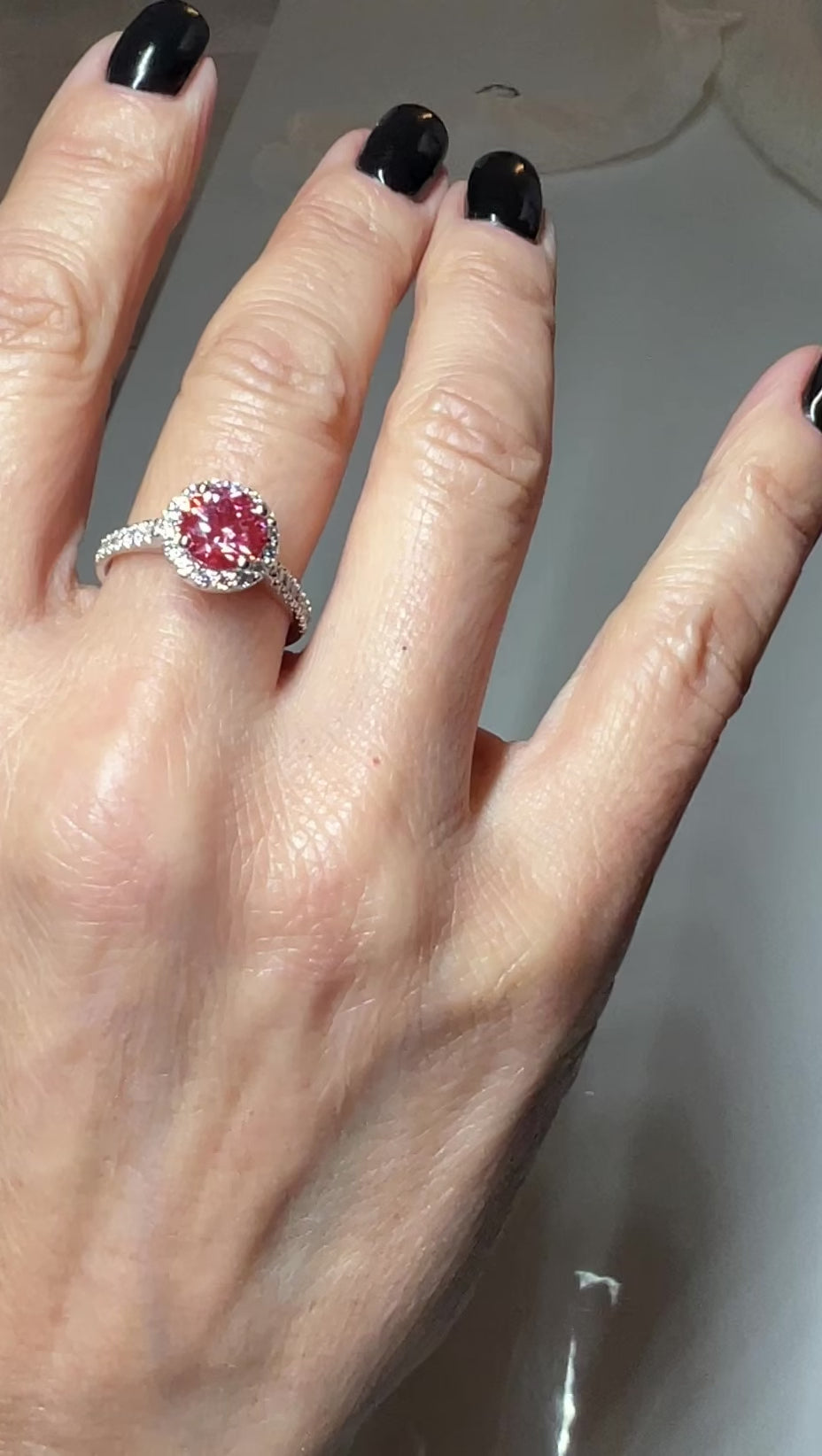 18 kt  Gold Engagement Ring with 1.51 Ct VS1 Pink Lab-Created Diamond and natutal diamonds