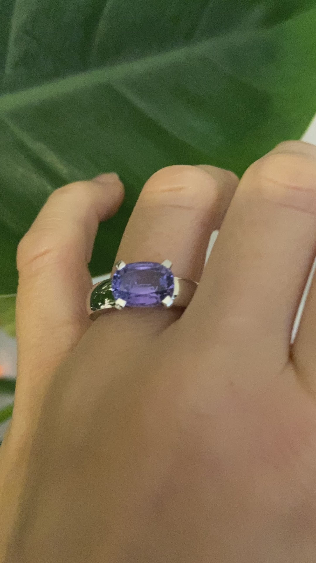 Gubelin: Sapphire Mirage Ring
